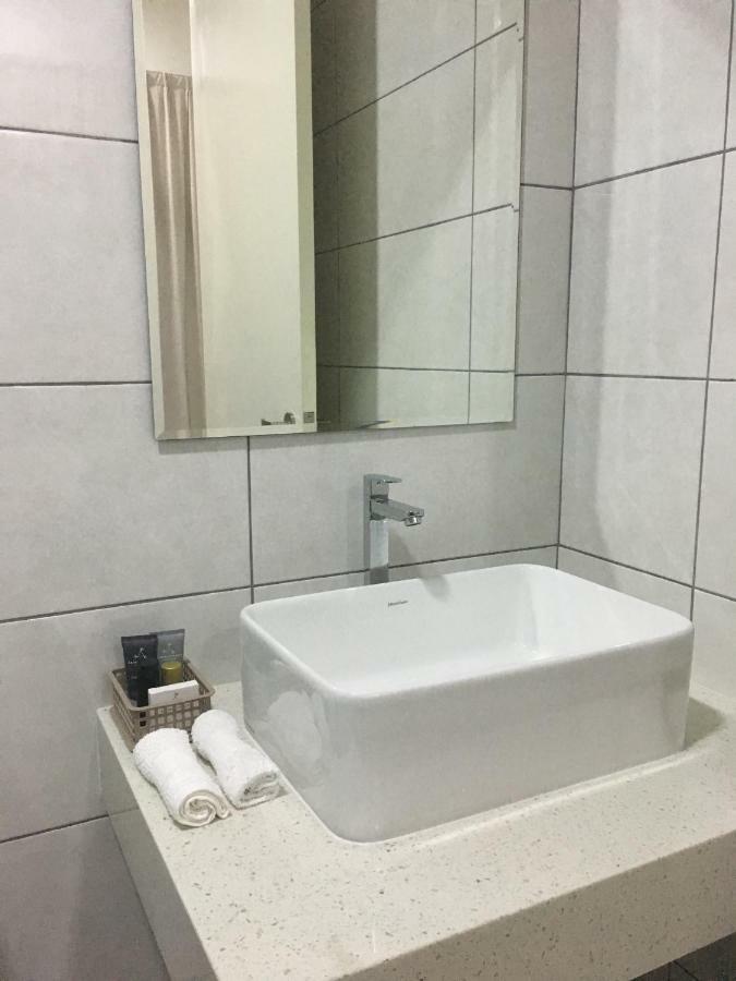 Ioi Conezion Iman'S Home With Pool View Unit Putrajaya Exterior photo